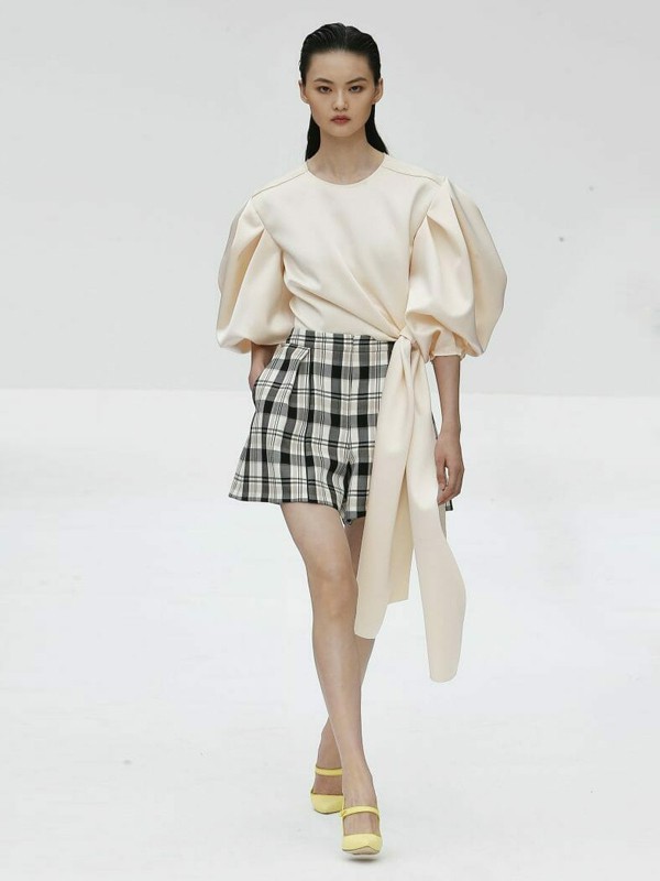 卡罗琳娜·海莱娜2021春夏季