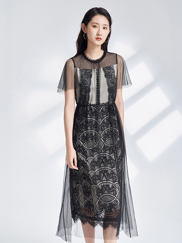 杨门2021春夏季黑色印花连衣裙