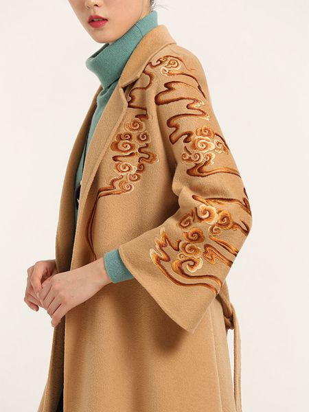 晒谷场女装2021秋冬季蓝色刺绣大衣