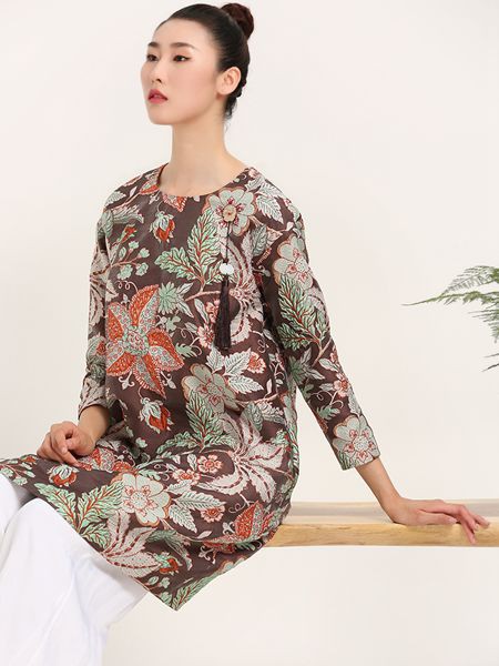 晒谷场女装2021秋冬季黑色印花上衣