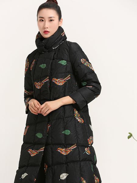 晒谷场女装2021秋冬季黑色印花棉服