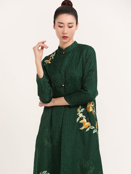 晒谷场女装2021秋冬季绿色刺绣外套