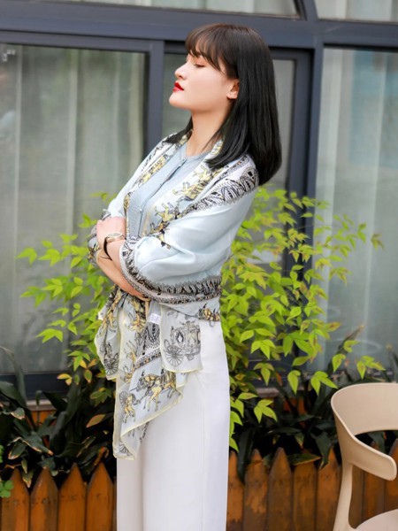 依贝奇女装2021春夏季