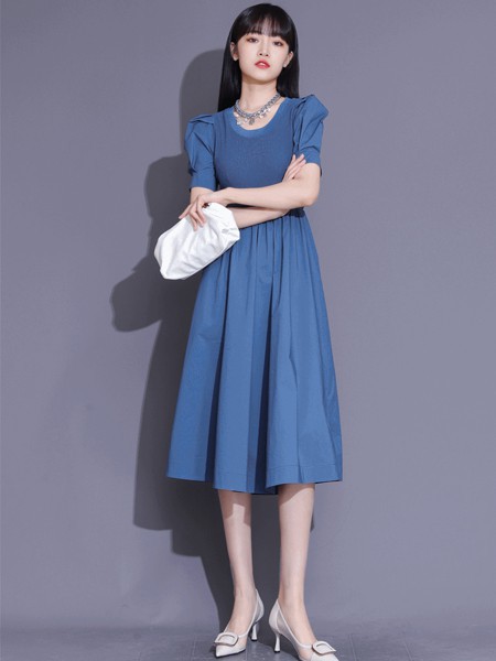 依贝奇女装2021春夏季