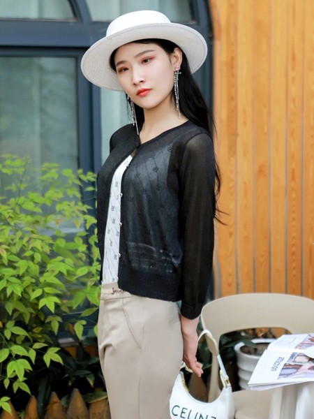 依贝奇女装2021春夏季