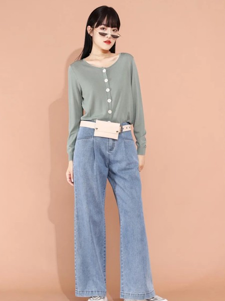 依贝奇女装2021春夏季