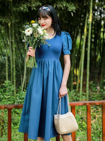 依贝奇女装2021春夏季