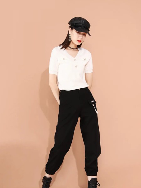 依贝奇女装2021春夏季