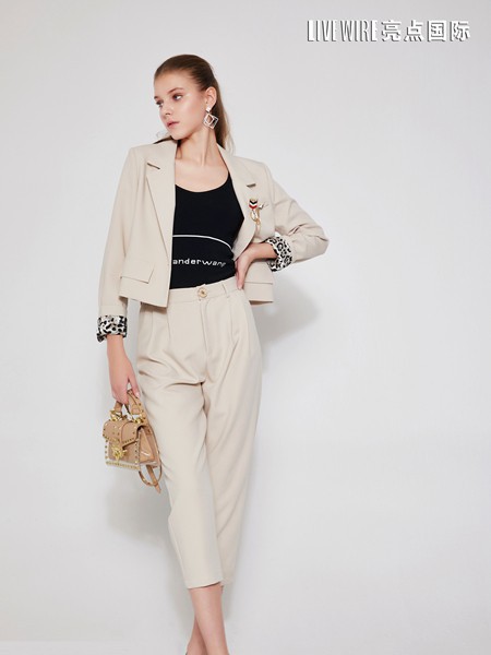 独一无二女装2021秋冬季