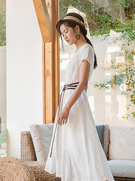 弗蔻女装2021春夏季