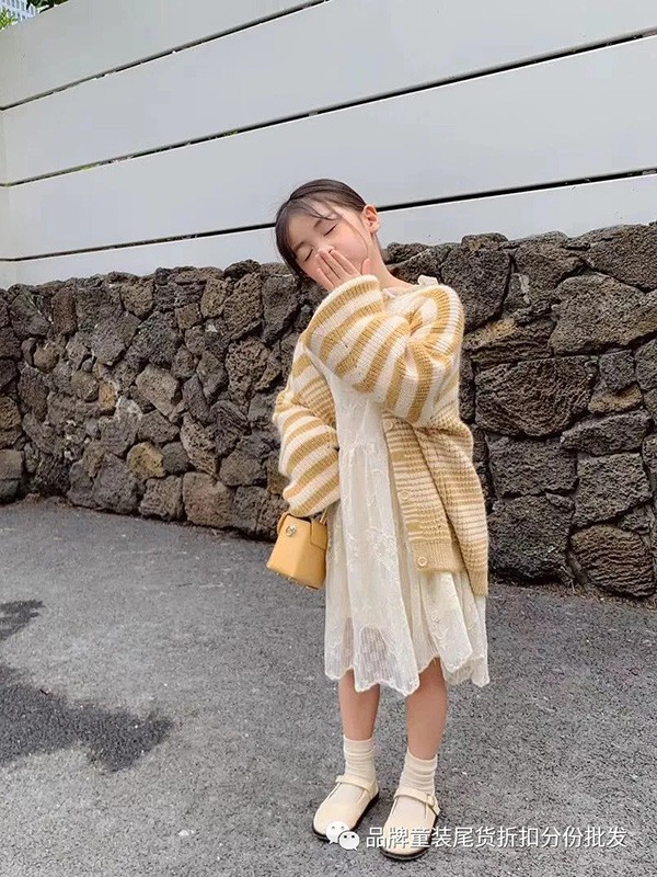 武林兵团童装2021秋冬季黄色条纹针织衫