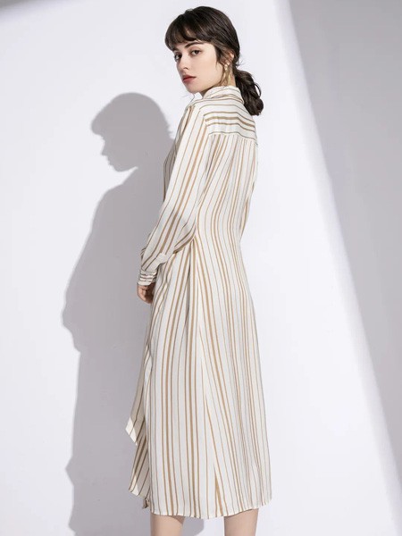 读衣拾年女装2021春夏季