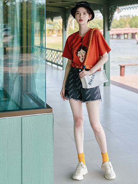 搜美女装2021春夏季