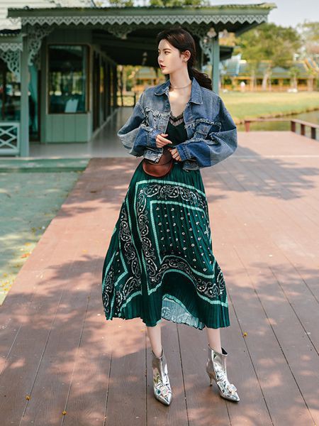 搜美女装2021春夏季