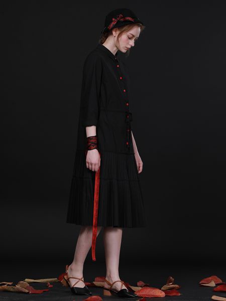 尘辗女装2021秋冬季