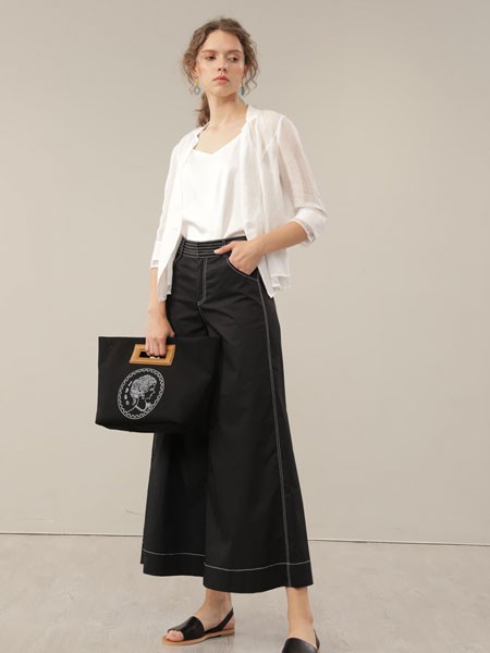 尘辗女装2021秋冬季