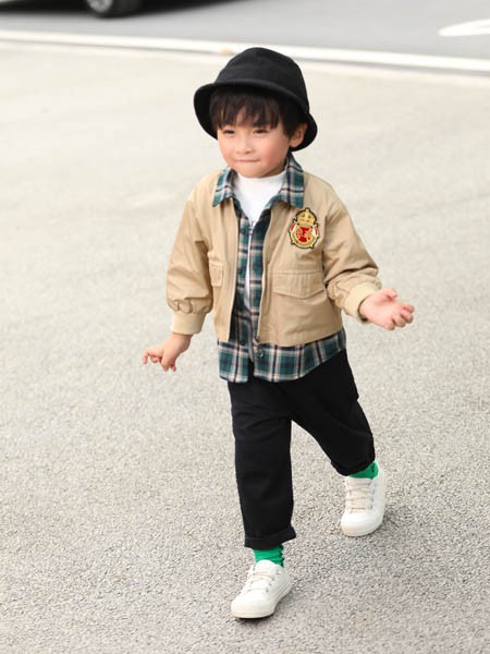 果萌童装2021秋冬季