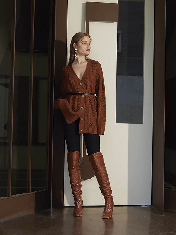 迪笛欧2021秋冬季棕色收腰针织衫
