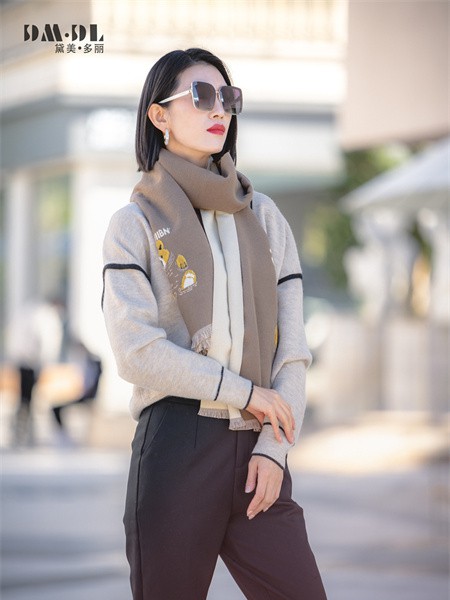 黛美多丽女装