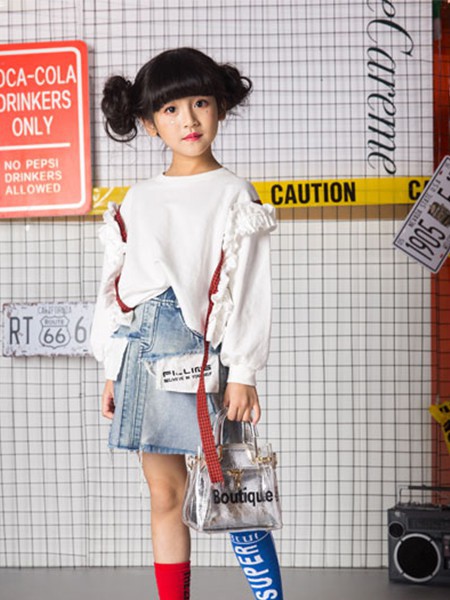 名书曼秀2022春夏季白色毛衣