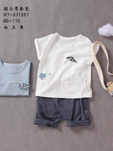 旺贝特童装2022秋冬季白色T恤