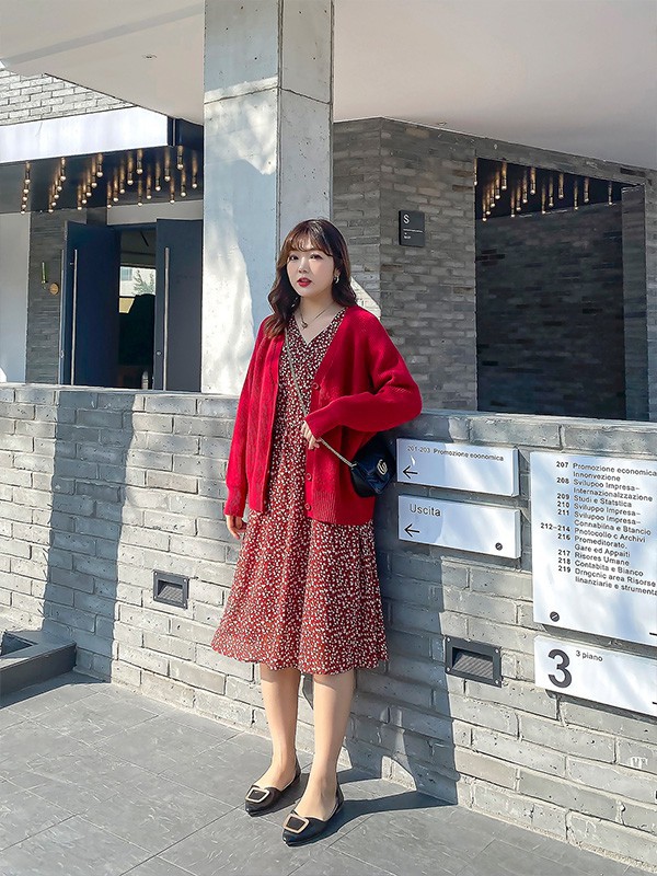 蓝若水2022秋冬季红色针织衫