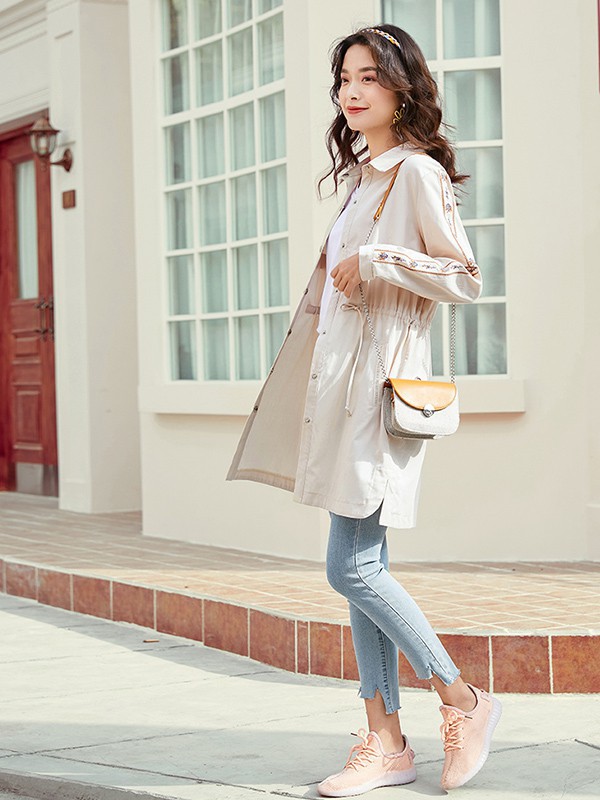 艾路丝婷女装2022秋冬季白色风衣