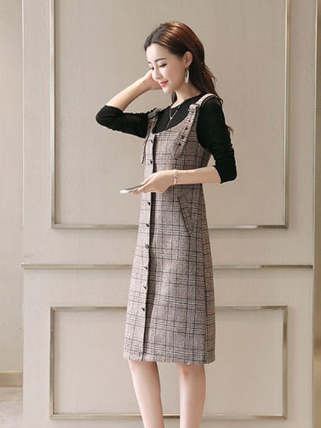 零五七一世家2022秋冬季灰色吊带裙