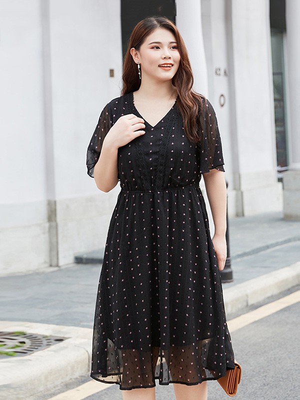 纤麦2022秋冬季黑色连衣裙