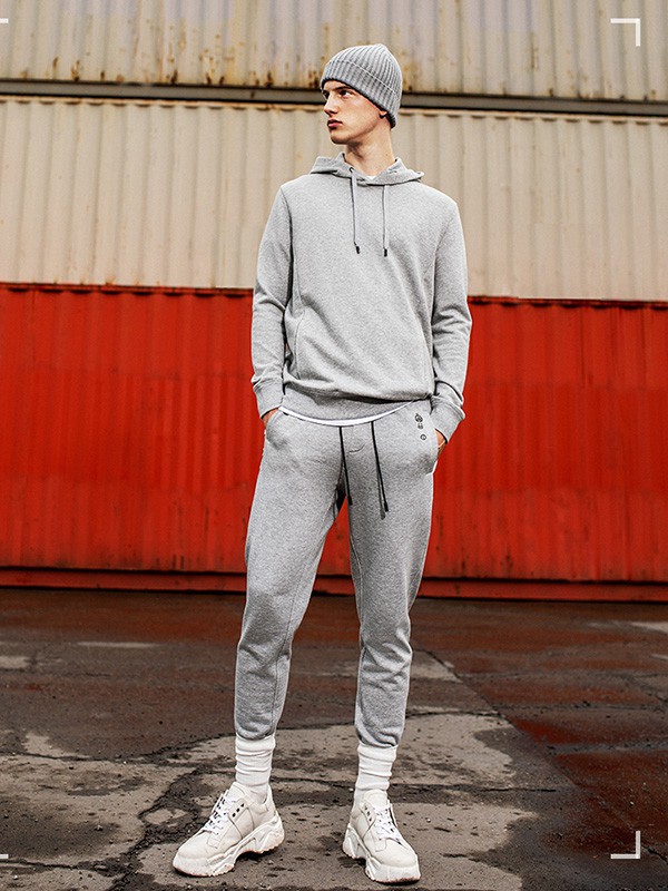 微高2022秋冬季灰色卫衣