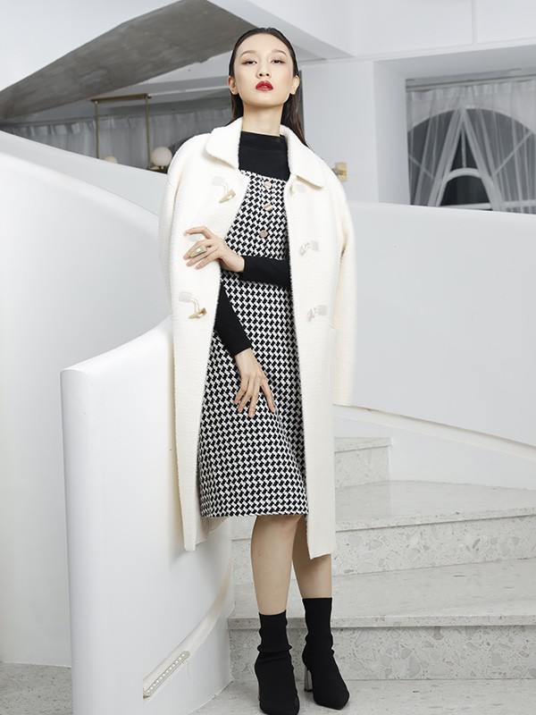 尼赫菲女装2022秋冬季白色大衣