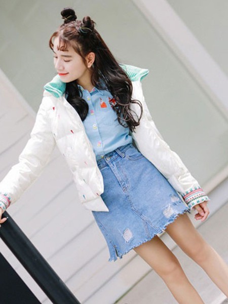 天使之城女装2022秋冬季蓝色卫衣