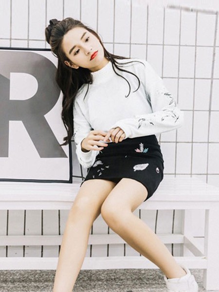 天使之城女装2022秋冬季黑色短裙