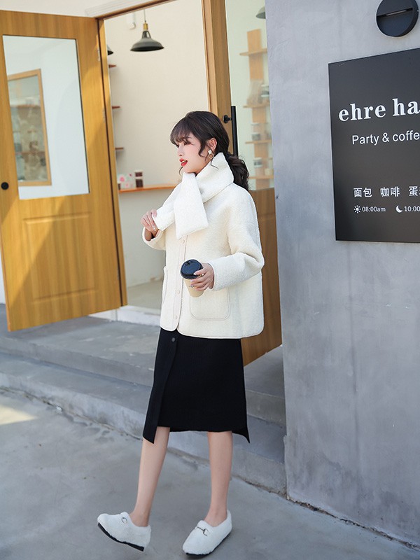 艾诺绮女装2022秋冬季白色大衣