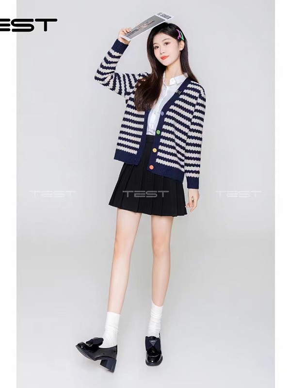 她之蝶女装2022秋冬季黑色短裙