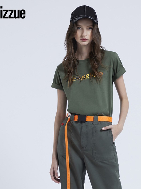 izzue休闲装2022春夏季绿色T恤