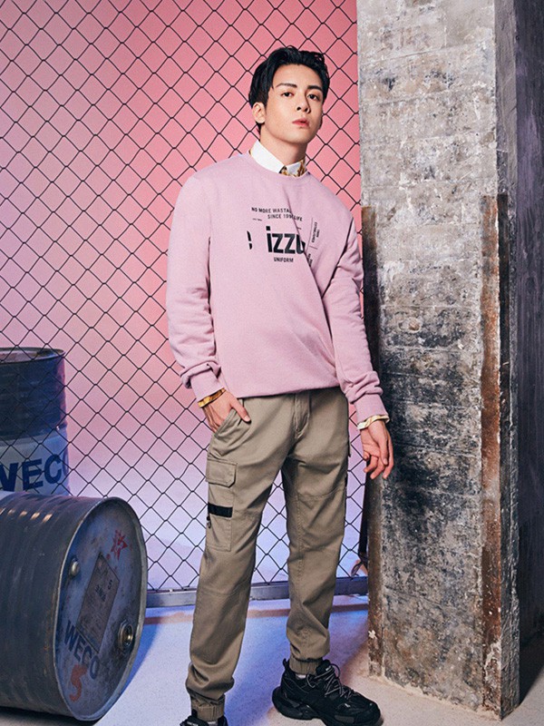 izzue休闲装2023秋冬季卡其色长裤