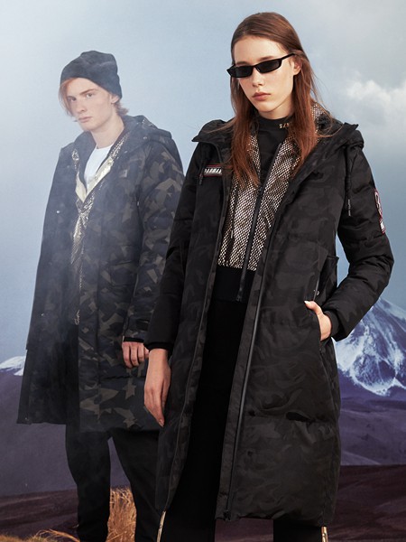 雪中飞羽绒服2022秋冬季黑色棉服