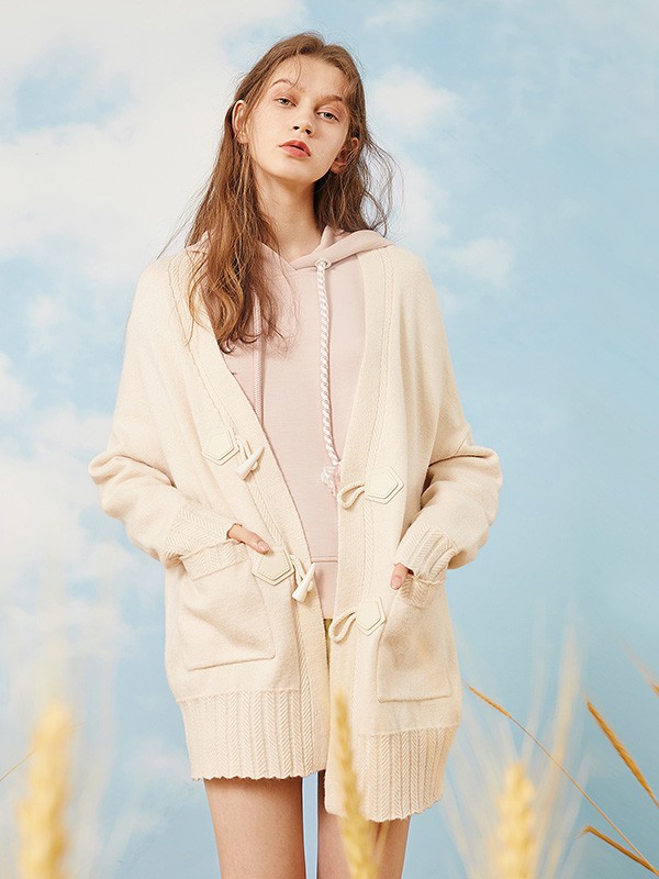 爱居兔女装2022秋冬季白色卫衣