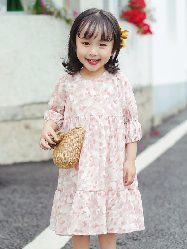 宇宙熊2022秋冬季粉色连衣裙