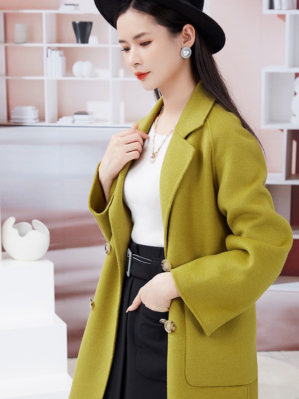 乔帛2022秋冬季绿色大衣