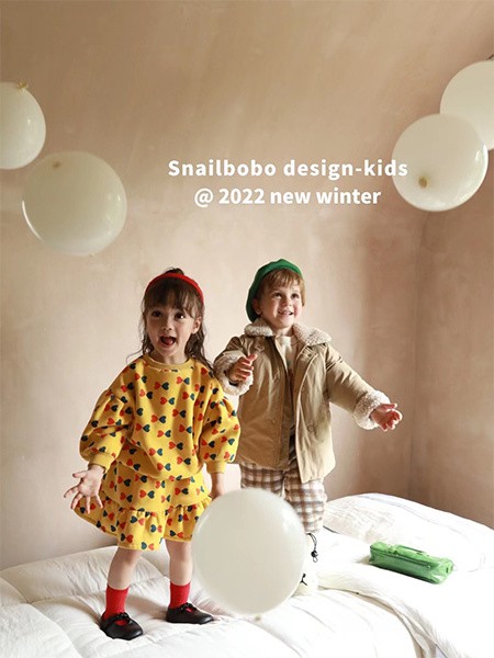 蜗牛啵啵童装2022秋冬季卡其色棉服