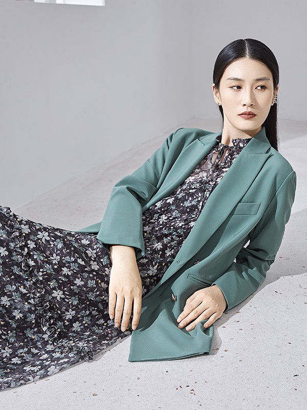 约布2022秋冬季绿色大衣