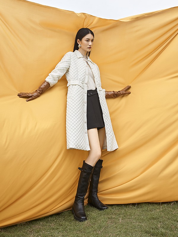 约布2022秋冬季白色大衣