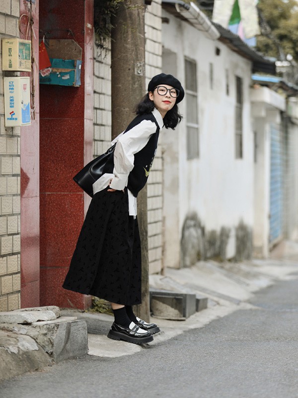 西町村屋女装2022秋冬季黑色半身裙