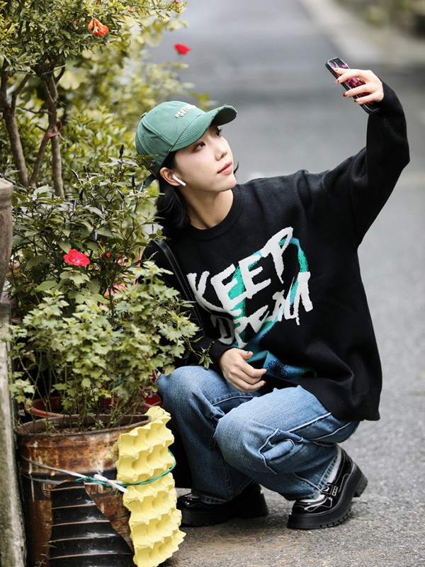 西町村屋女装2022秋冬季黑色T恤