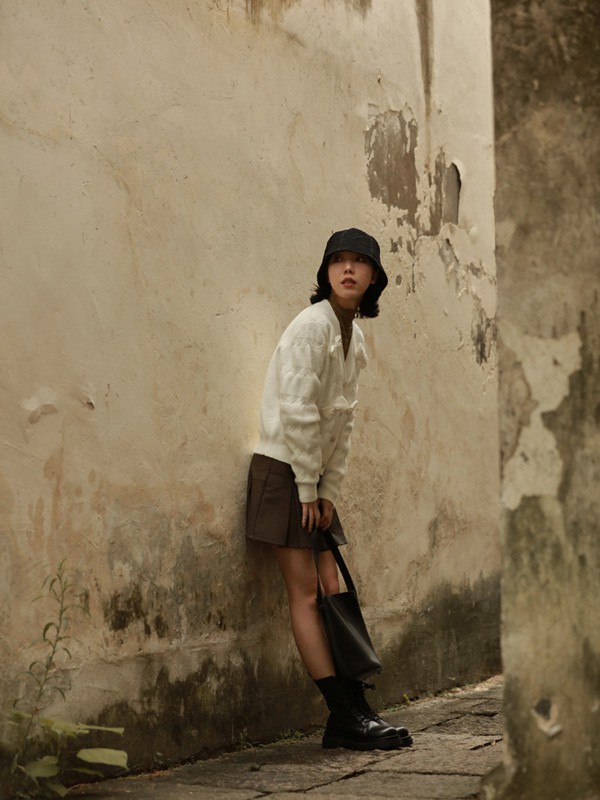 西町村屋女装2022秋冬季白色衬衫