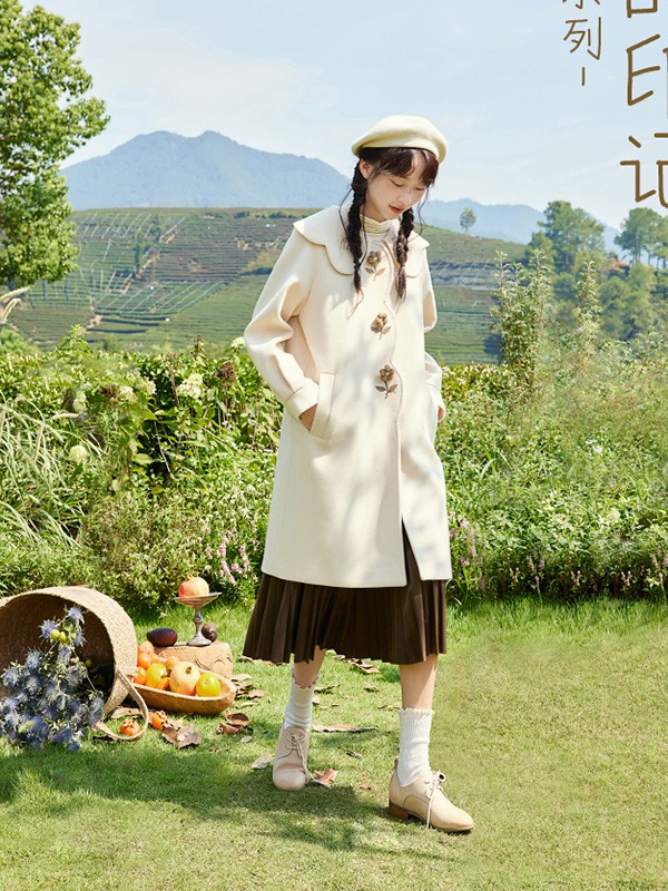 紫涵女装2022秋冬季米色大衣