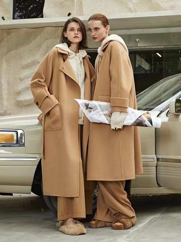 凯伦诗女装2022秋冬季卡其色大衣