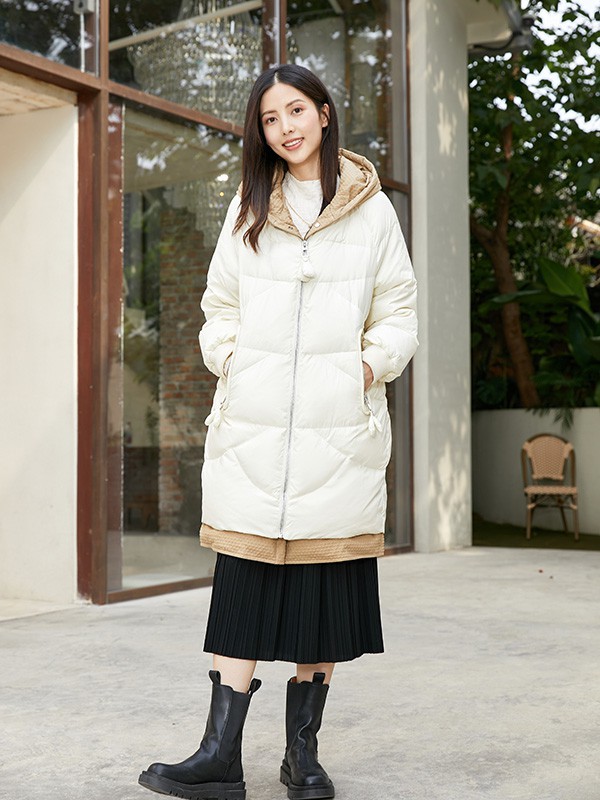 艾蜜唯娅女装2022秋冬季白色棉服